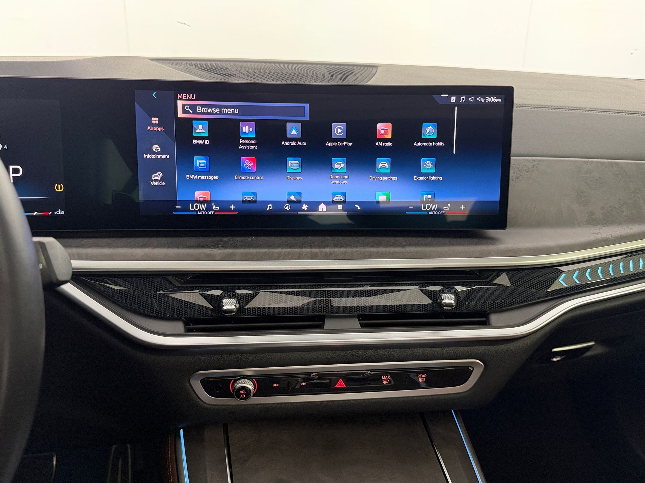 Used 2024 BMW X5 sDrive40i w/ M Sport Package RWD image 23