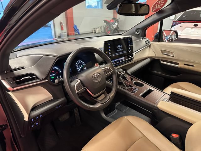 Certified 2024 Toyota Sienna XLE w/ XLE Plus Package AWD/4WD image 11
