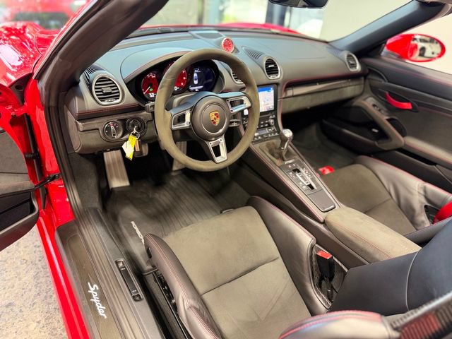 Used 2022 Porsche 718 Boxster Spyder RWD image 21