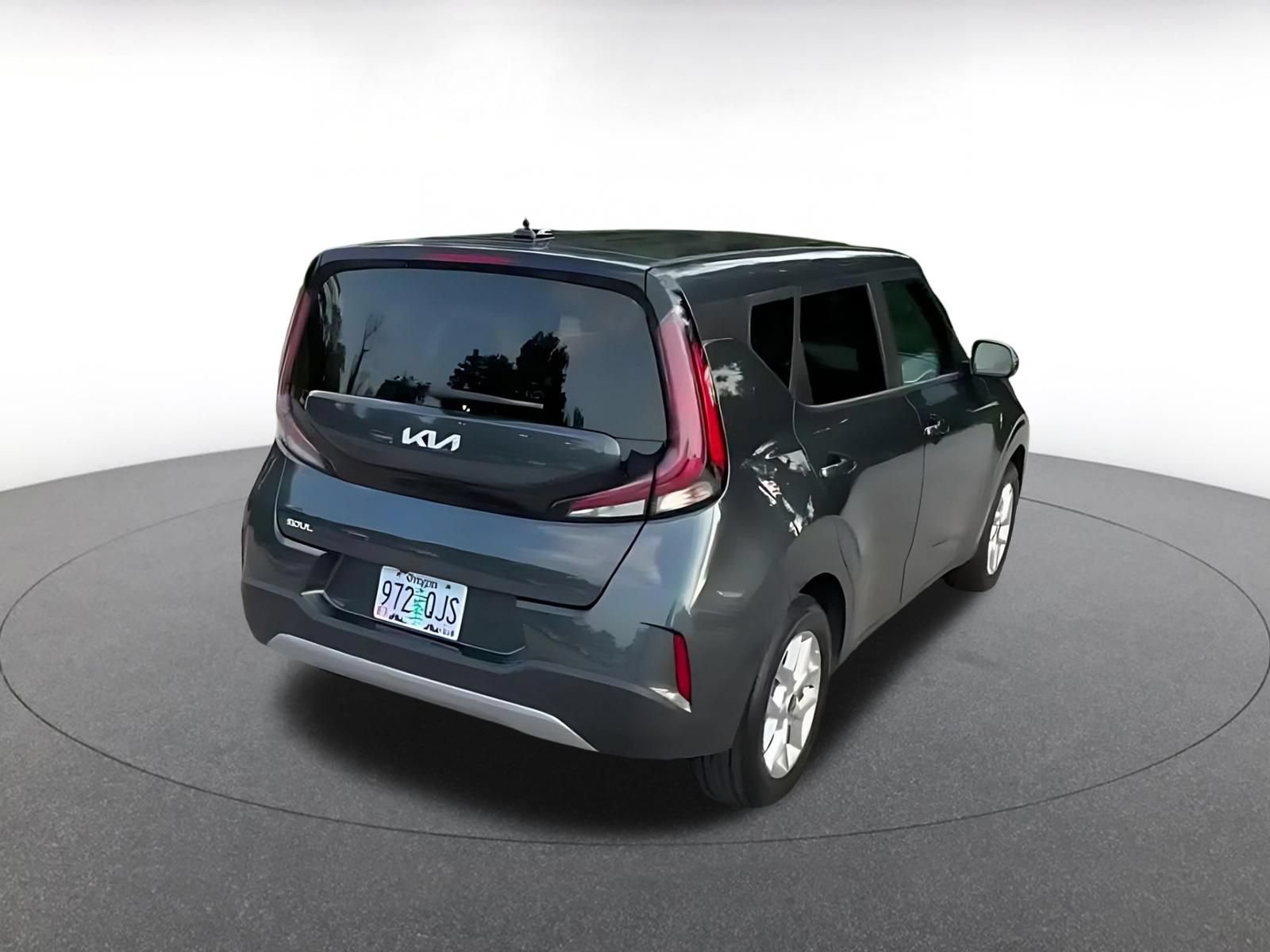 Used 2025 Kia Soul LX w/ LX Technology Package FWD image 14