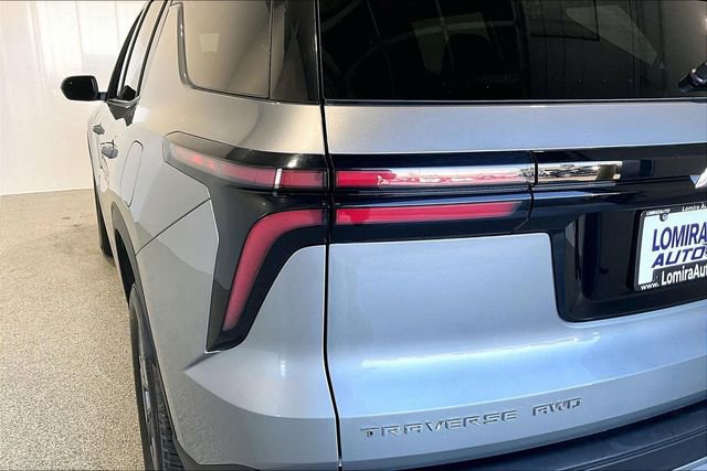Used 2025 Chevrolet Traverse LT AWD/4WD image 46