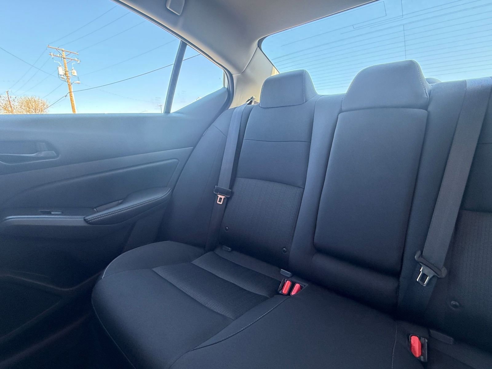 Used 2025 Nissan Altima 2.5 SV FWD image 37