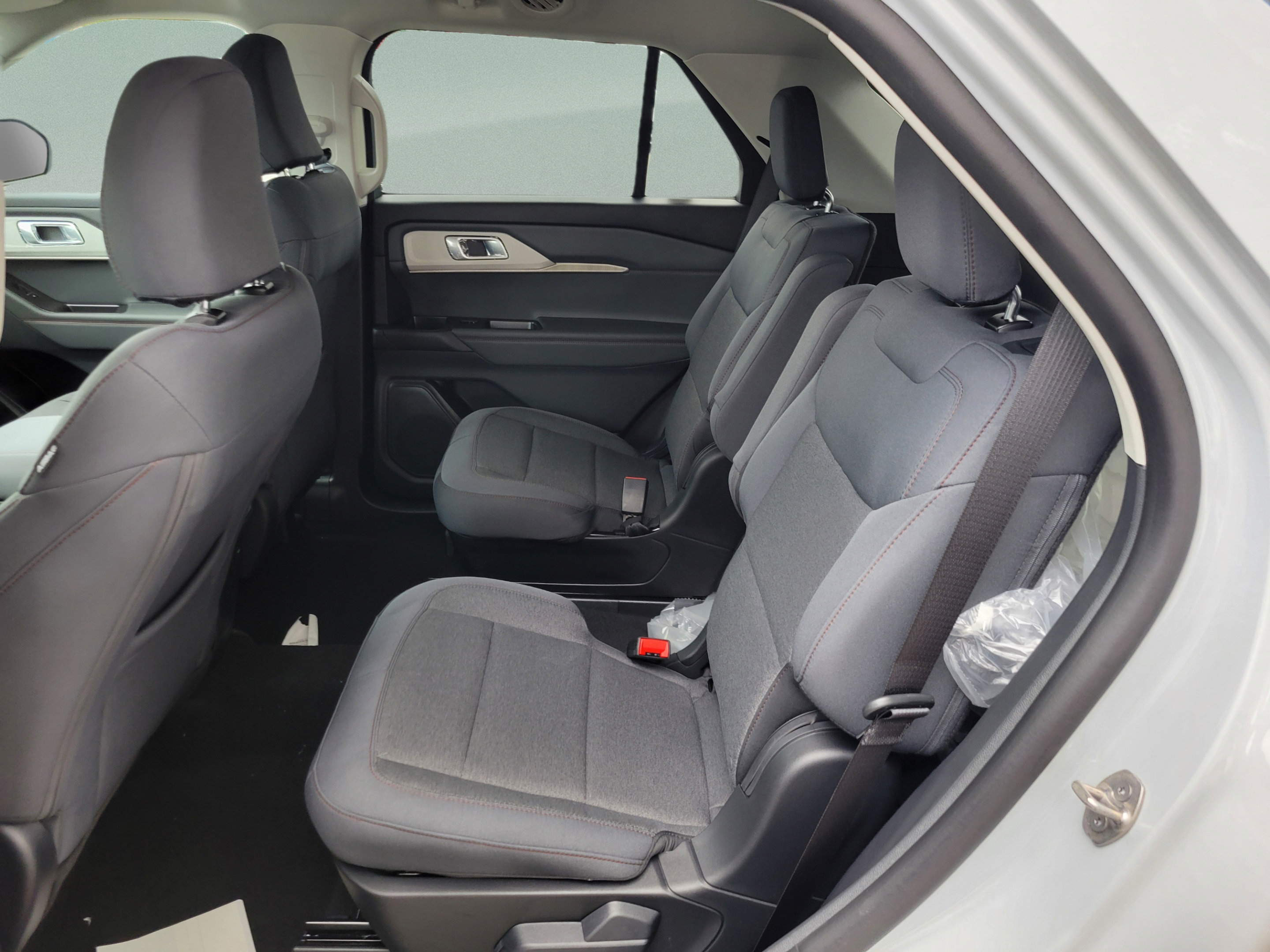 New 2026 Ford Explorer Active RWD image 13