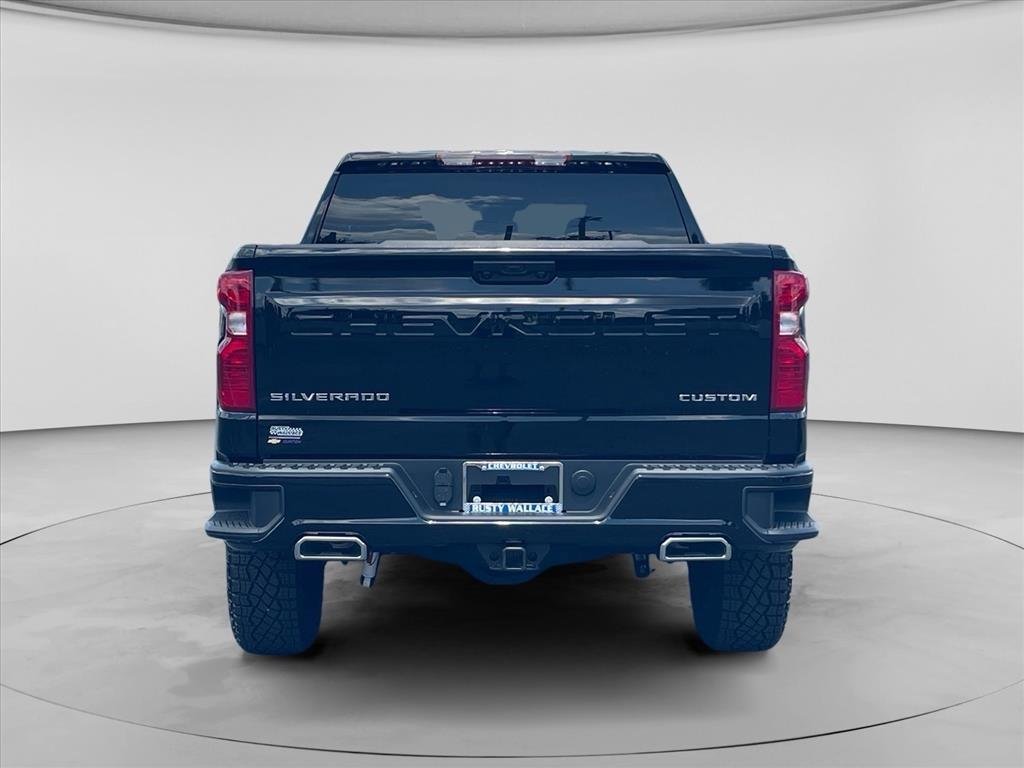 New 2026 Chevrolet Silverado 1500 Custom Trail Boss w/ LPO, Dark Essentials Package AWD/4WD image 6