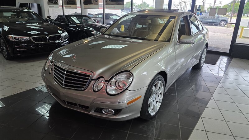 Used 2008 Mercedes-Benz E 350 4MATIC Sedan image 1