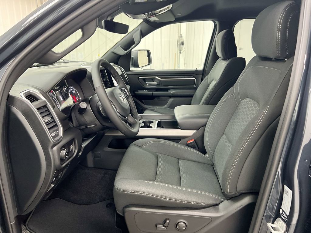 New 2026 RAM 1500 4x4 Crew Cab image 19