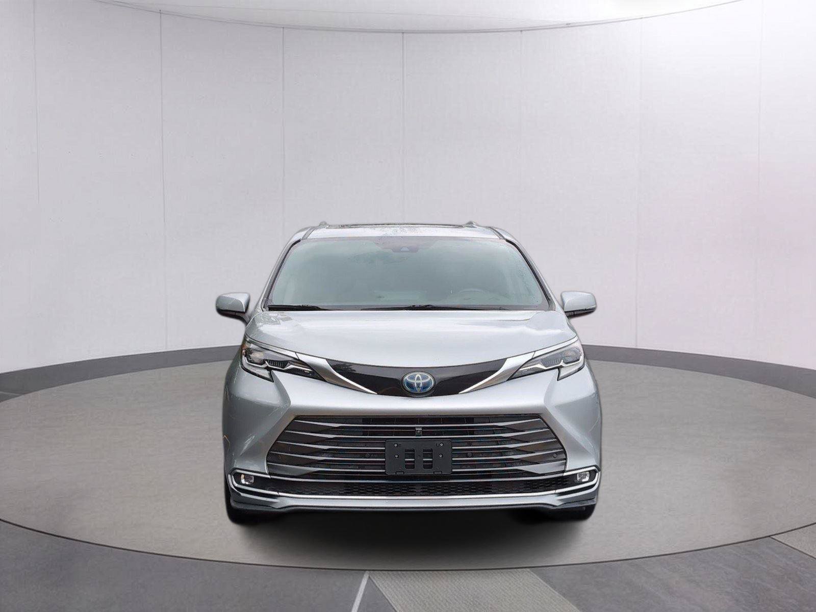 Used 2021 Toyota Sienna Platinum FWD image 10
