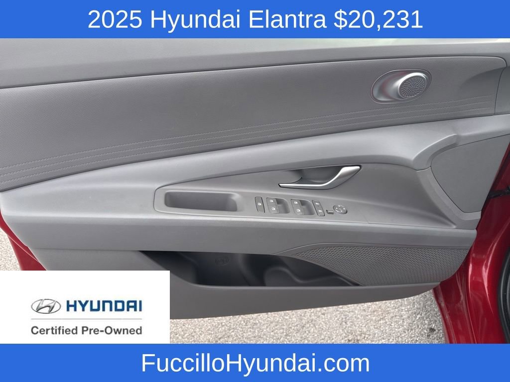 Certified 2025 Hyundai Elantra SE image 10