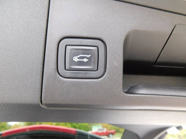 Used 2022 Cadillac XT5 Sportv w/ Technology Package image 24