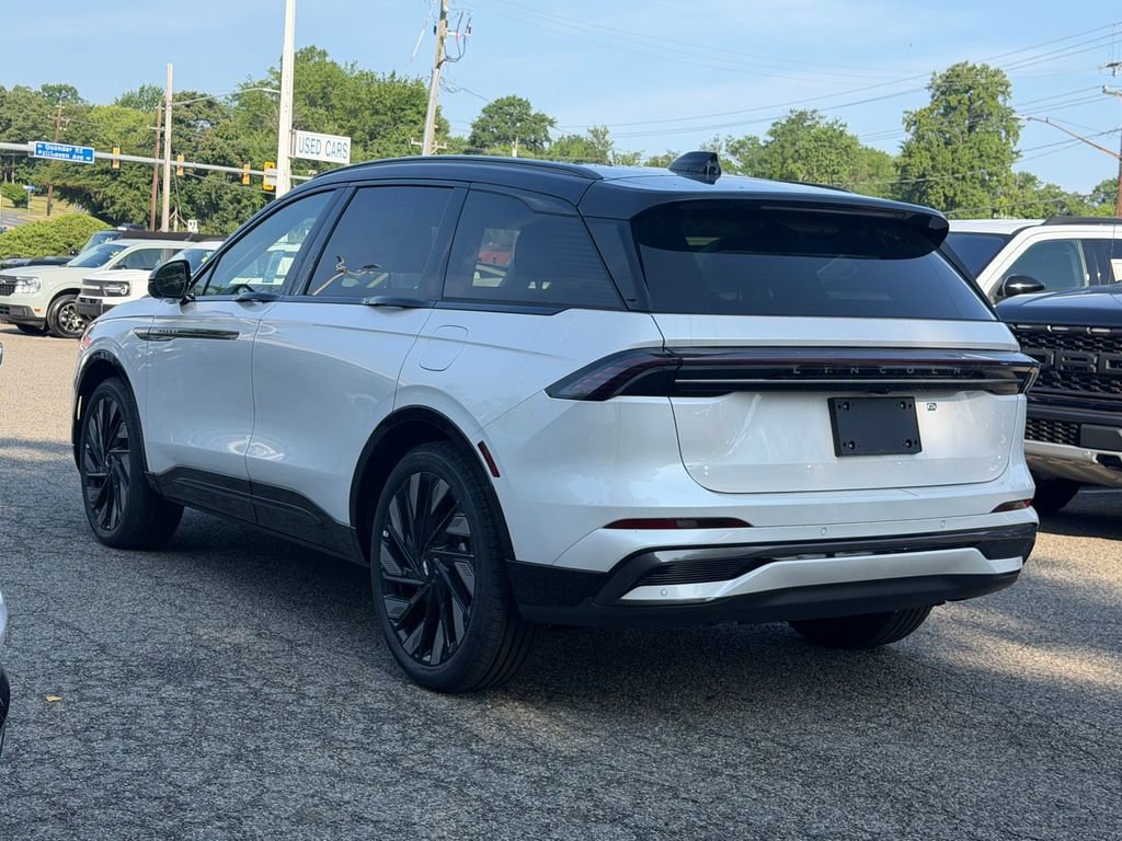 New 2026 Lincoln Nautilus Reserve w/ Jet Appearance Package AWD/4WD image 5