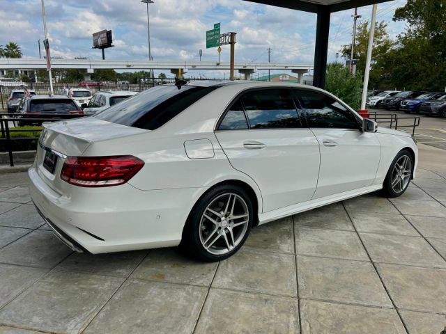 Used 2016 Mercedes-Benz E 400 Sedan w/ Lighting Package image 4