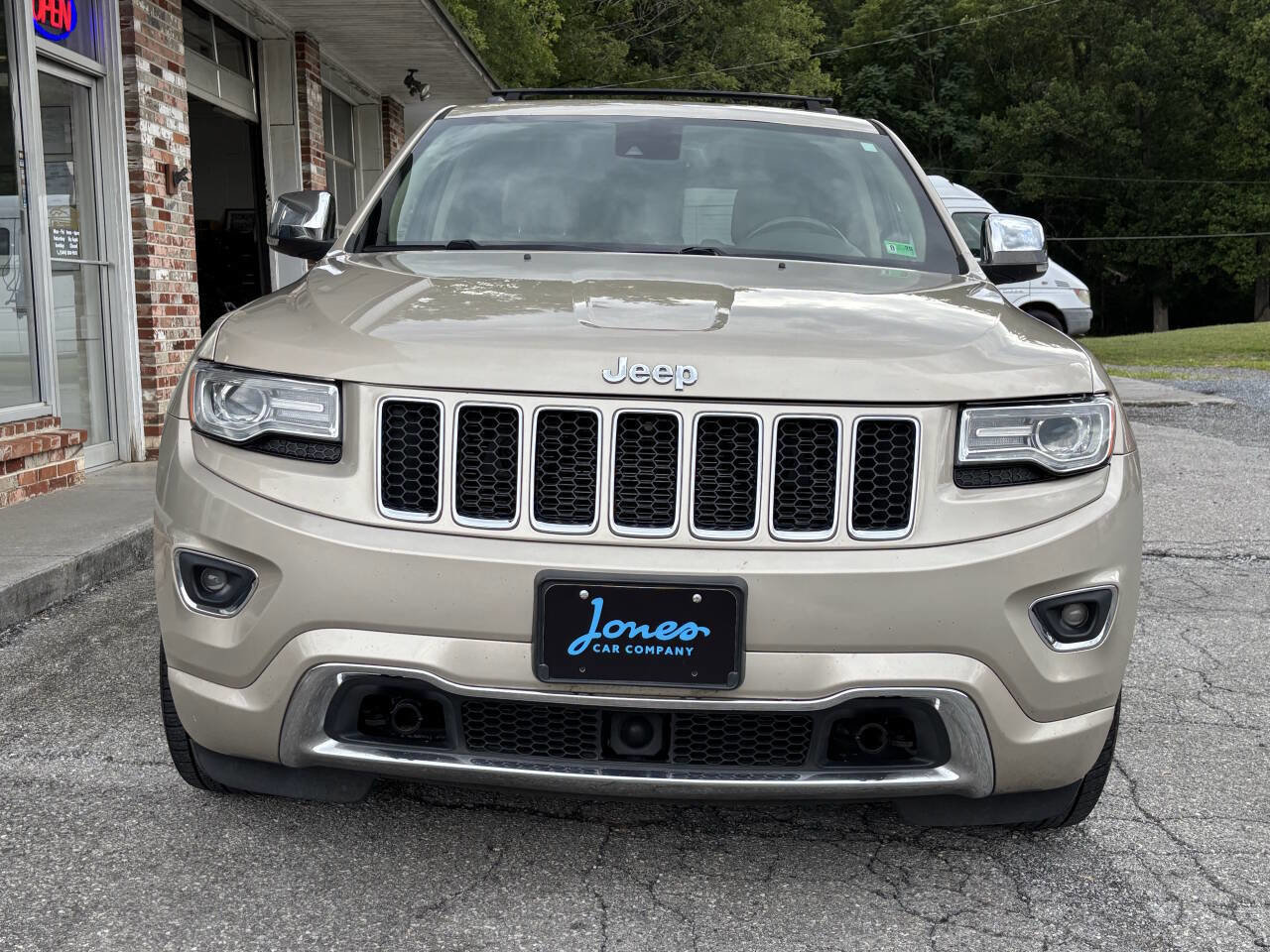 Used 2015 Jeep Grand Cherokee Overland w/ Advanced Technology Group image 3