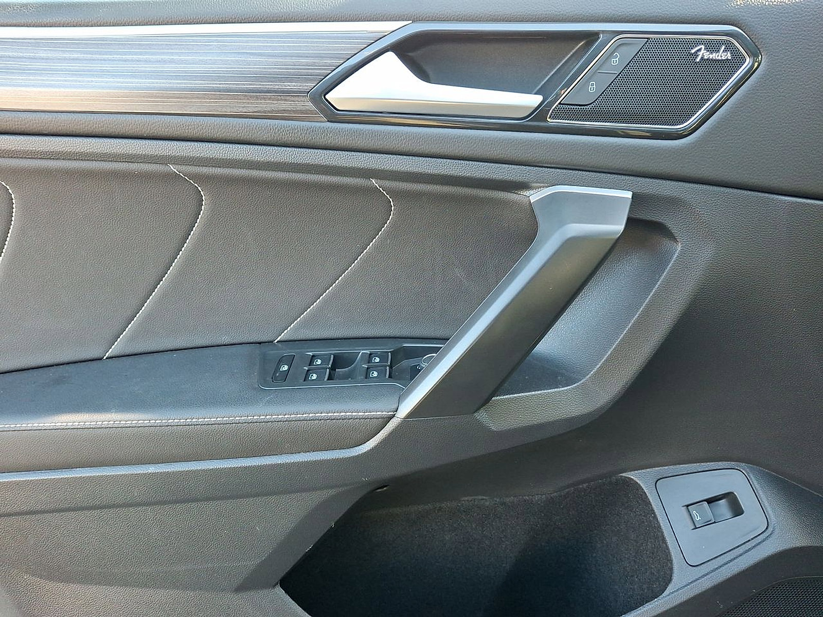 Used 2024 Volkswagen Tiguan SEL R-Line image 19