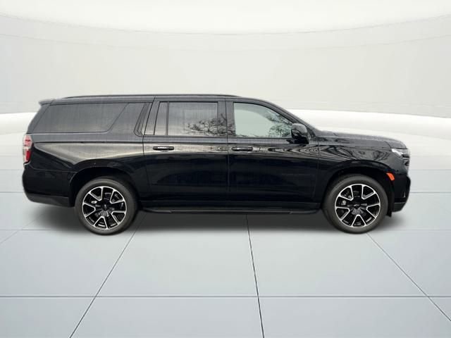 Used 2024 Chevrolet Suburban RST w/ Luxury Package image 5