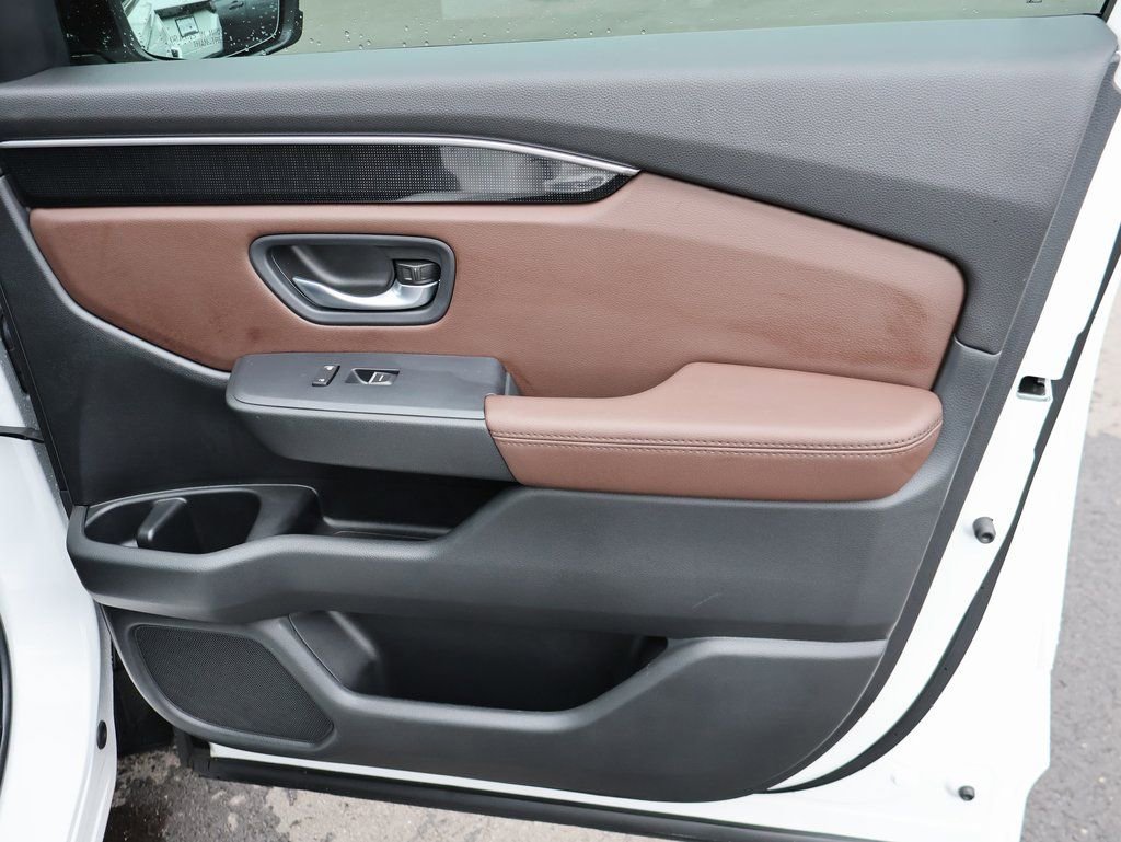 Certified 2025 Honda Pilot Elite image 11