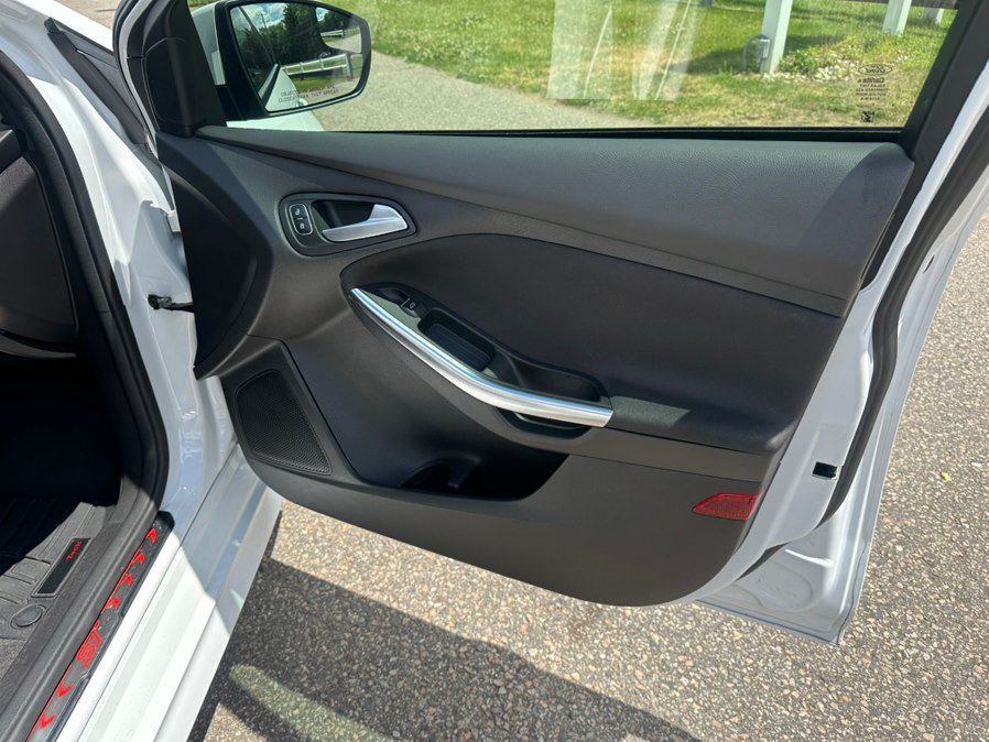 Used 2018 Ford Focus ST FWD image 10