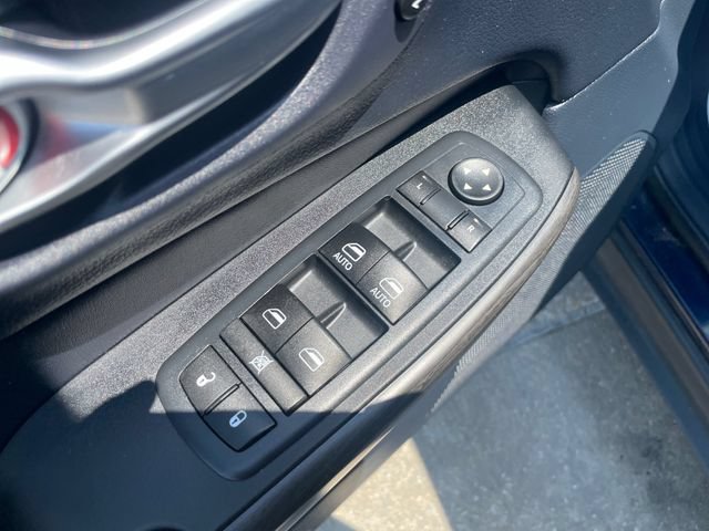 Used 2016 Jeep Cherokee Limited w/ Luxury Group AWD/4WD image 12