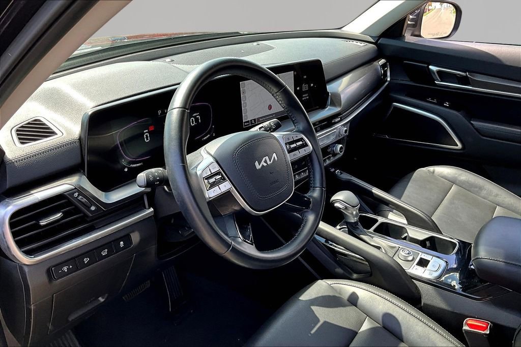 Used 2025 Kia Telluride S image 14