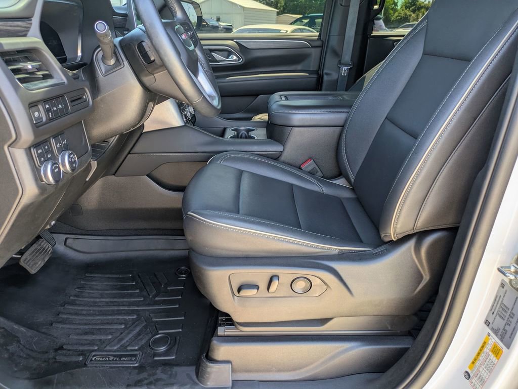 Used 2024 GMC Yukon XL SLT AWD/4WD image 13