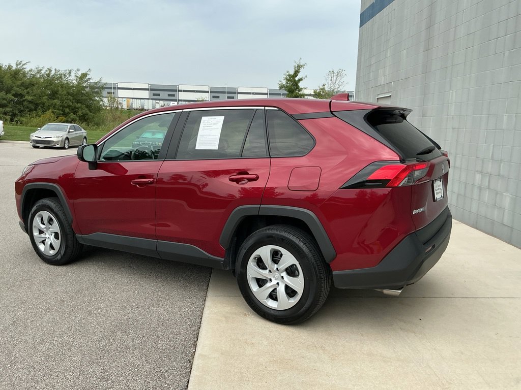 Used 2025 Toyota RAV4 LE AWD/4WD image 7