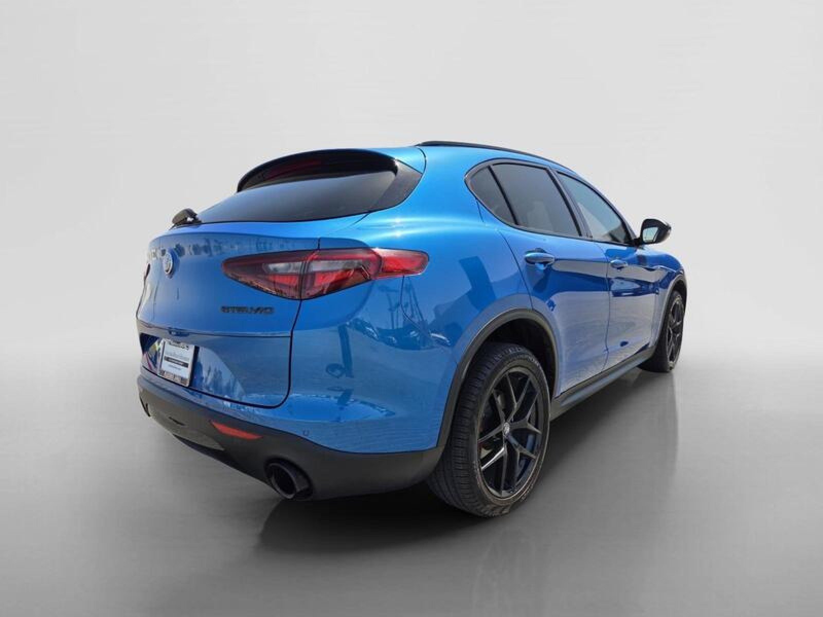 Used 2019 Alfa Romeo Stelvio AWD w/ Nero Edizione image 5