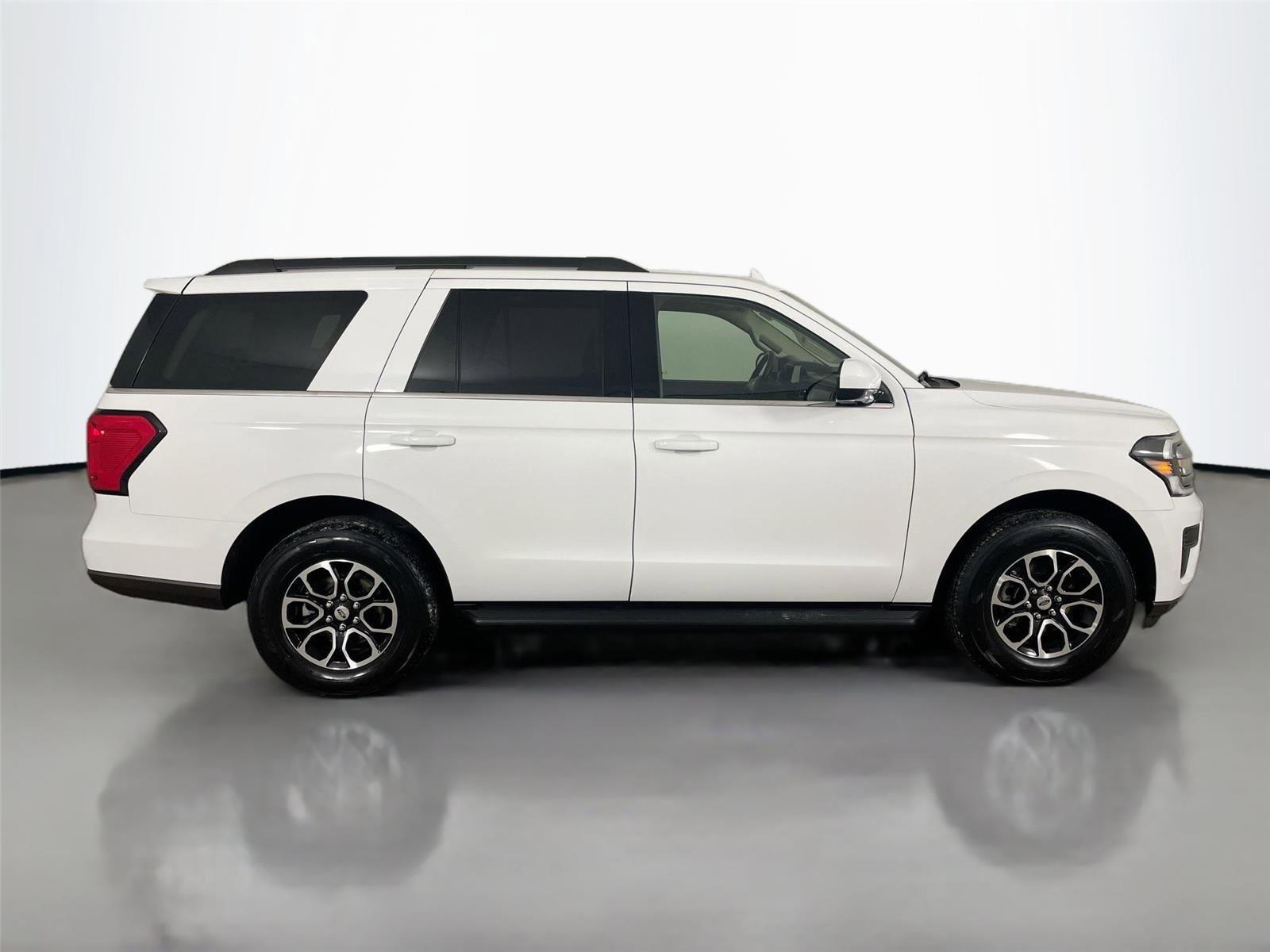 Used 2024 Ford Expedition XLT image 8