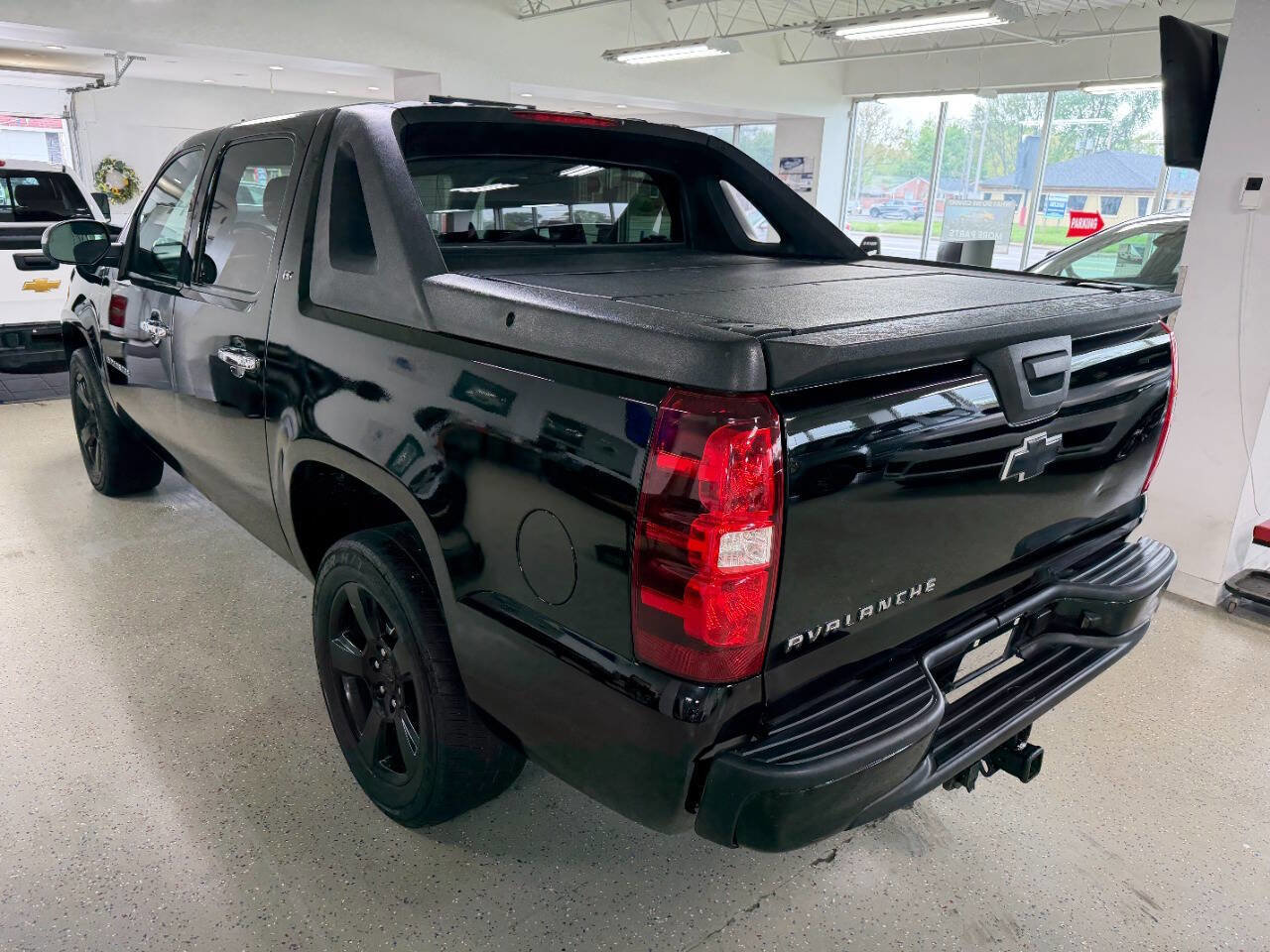Used 2012 Chevrolet Avalanche LT AWD/4WD image 11