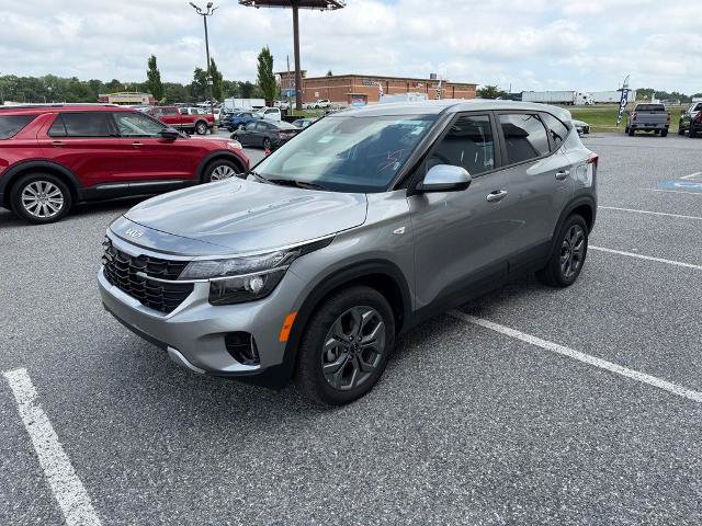 Used 2026 Kia Seltos LX FWD image 4