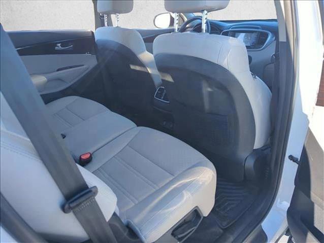 Used 2019 Kia Sorento LX image 29