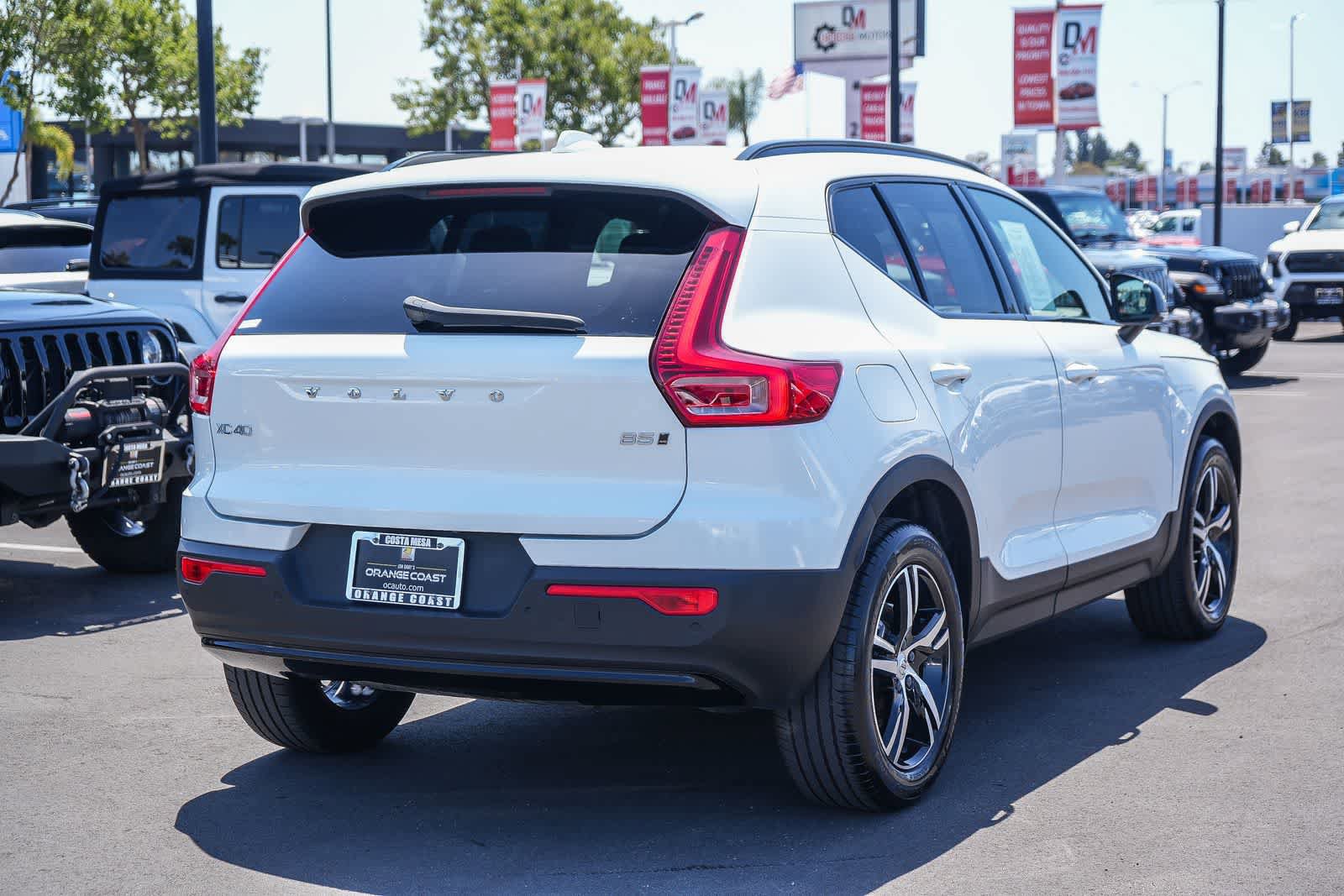 Used 2024 Volvo XC40 B5 Core AWD/4WD image 6