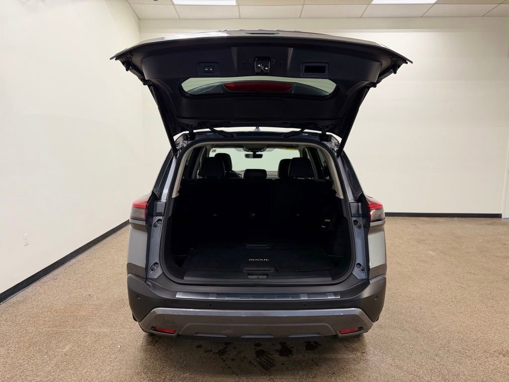 Used 2023 Nissan Rogue SL w/ SL Premium Package image 5