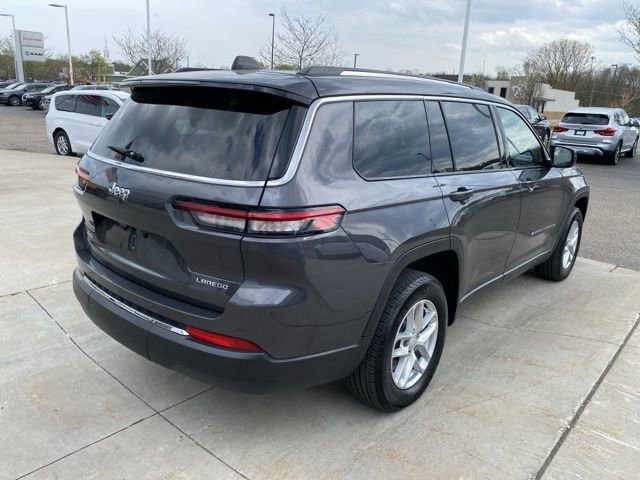 Used 2023 Jeep Grand Cherokee L Laredo w/ Luxury Tech Group I AWD/4WD image 3