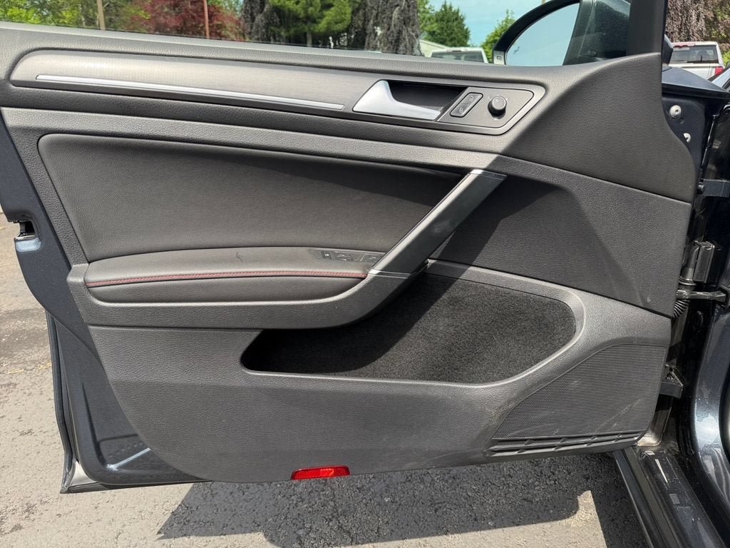 Used 2020 Volkswagen GTI SE FWD image 21