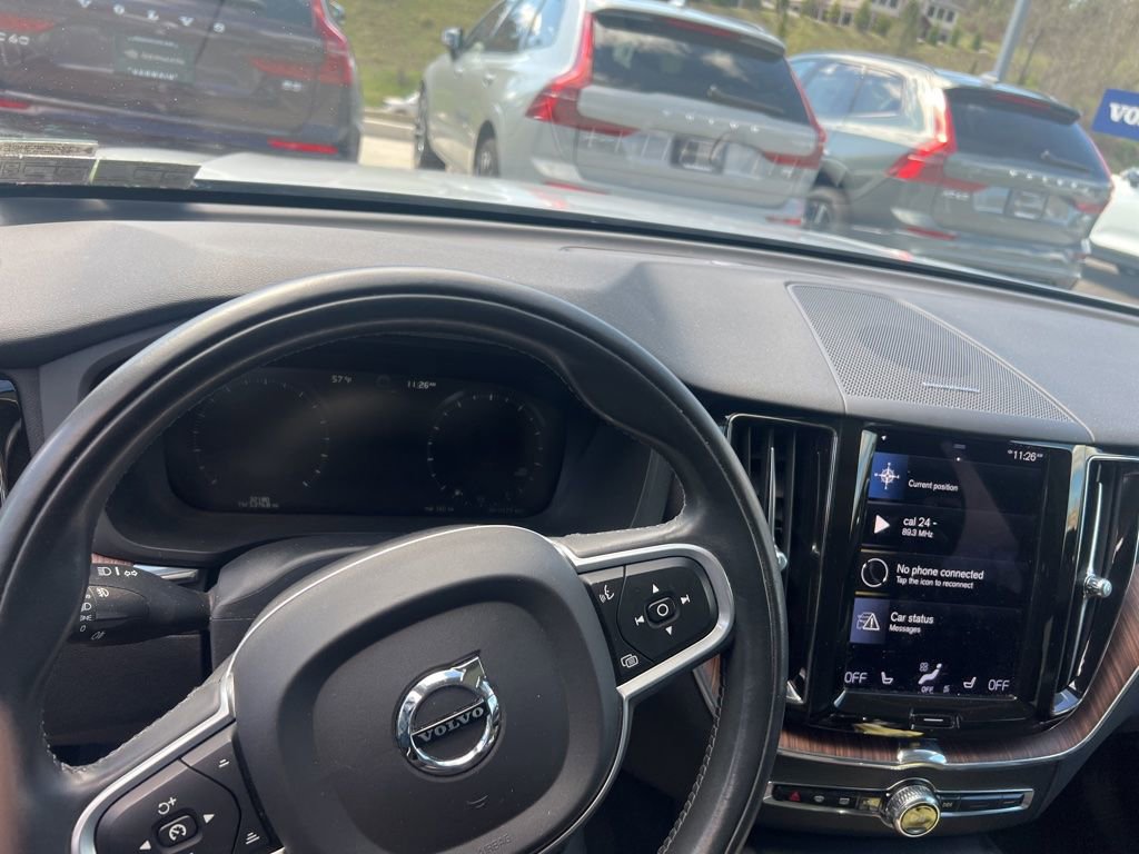 Used 2021 Volvo XC60 T5 Momentum w/ Premium Package image 10