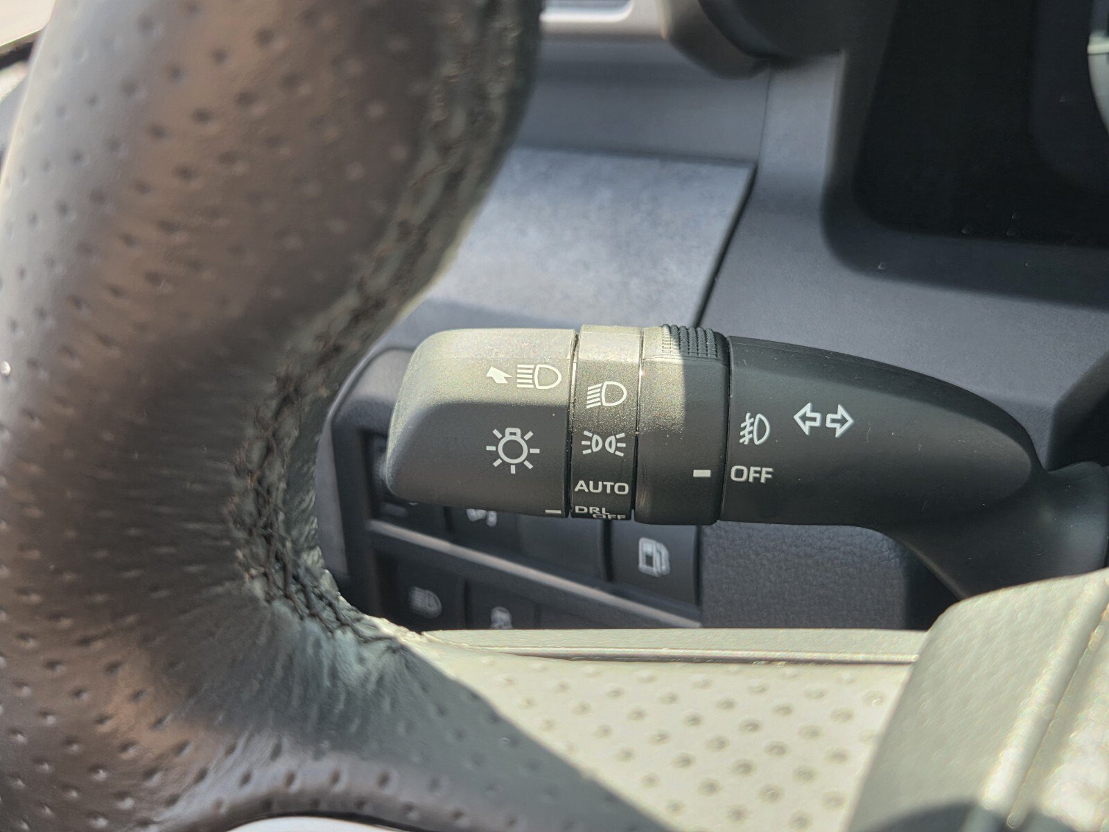 Used 2025 Toyota 4Runner Trailhunter AWD/4WD image 27