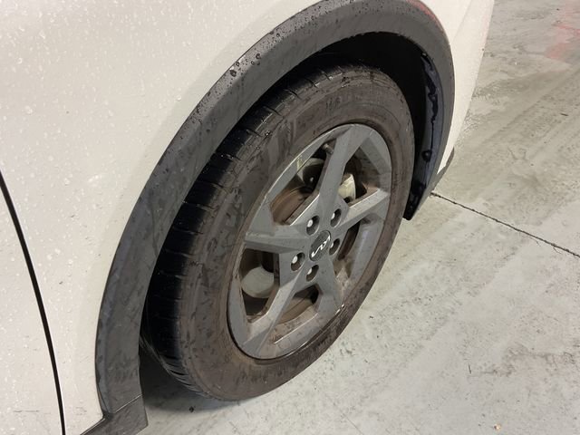 Used 2025 Kia K4 LXS image 16