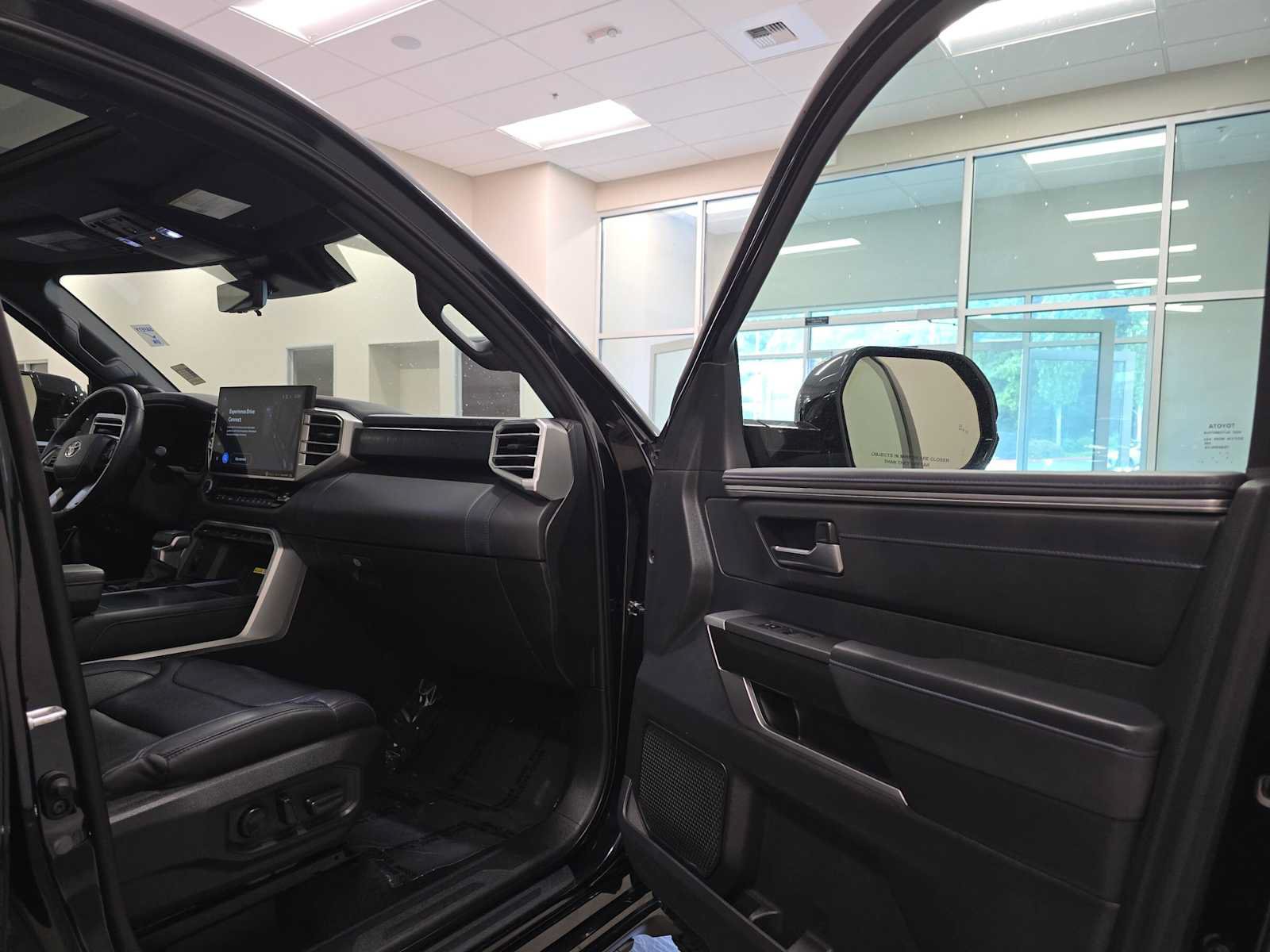 Used 2023 Toyota Tundra Platinum AWD/4WD image 30
