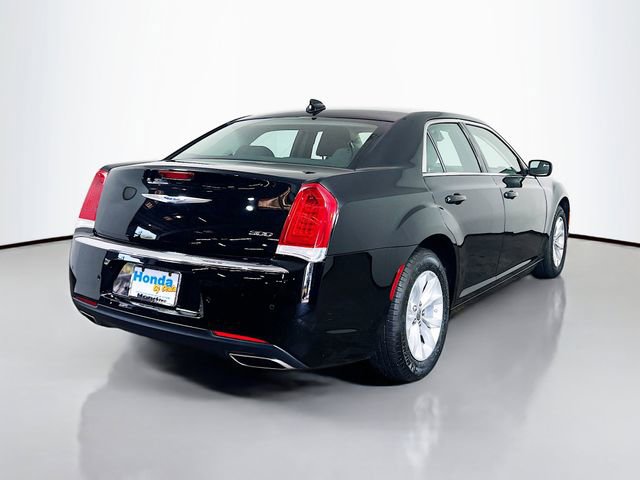 Used 2023 Chrysler 300 Touring w/ Safetytec Plus Group image 8