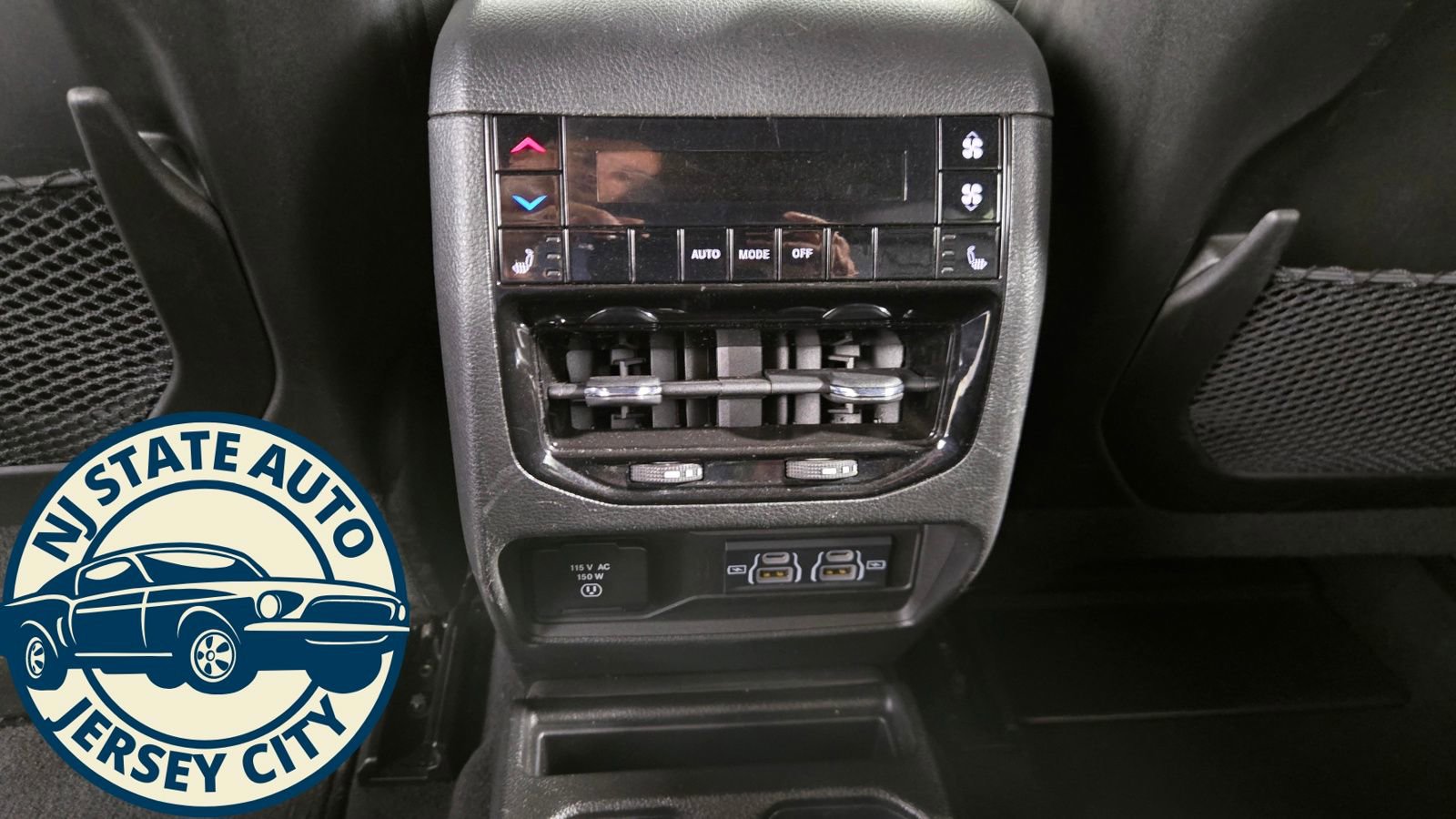 Used 2024 Jeep Grand Cherokee L Limited w/ Luxury Tech Group II image 28