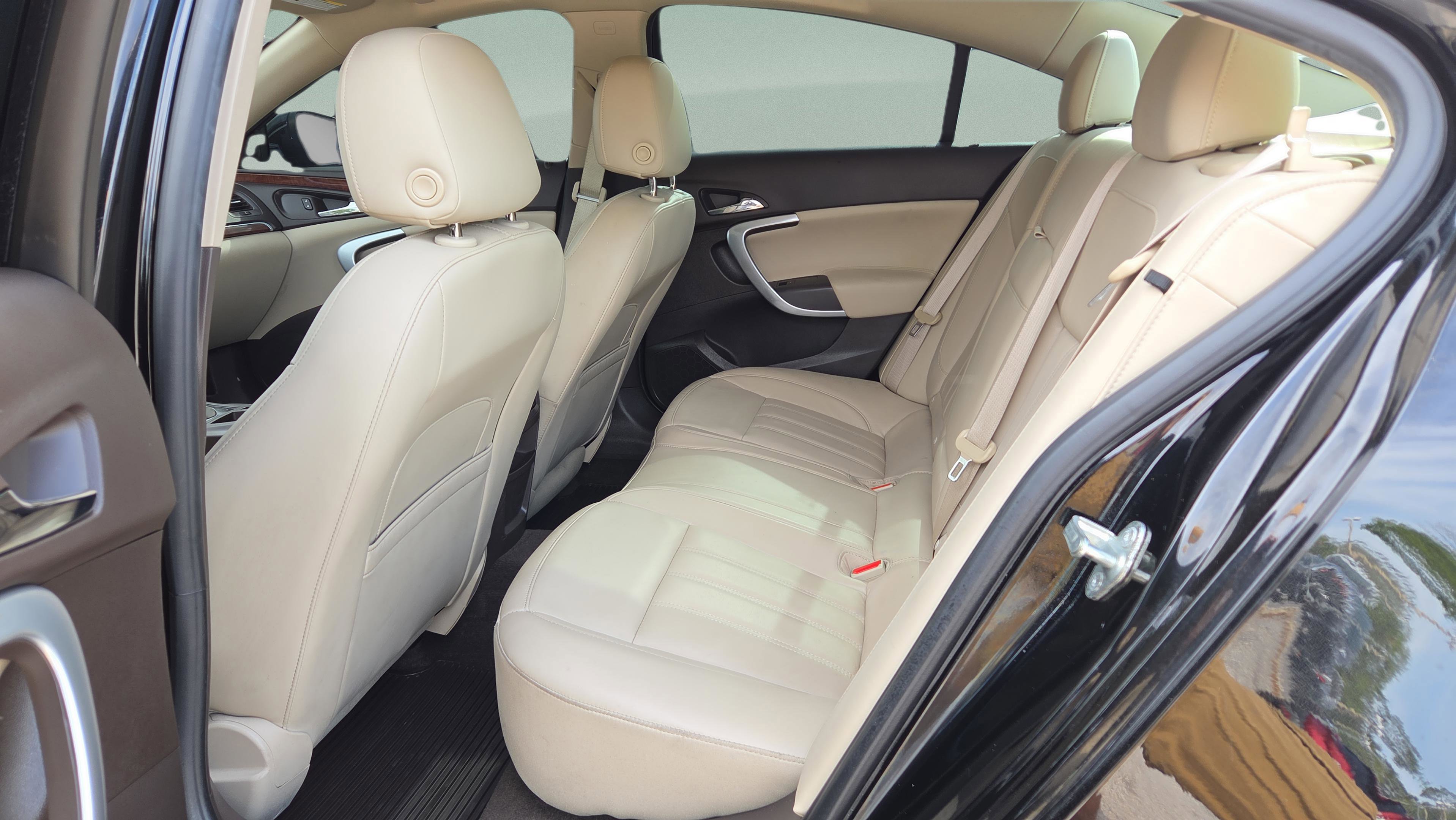 Used 2017 Buick Regal Sport Touring image 10