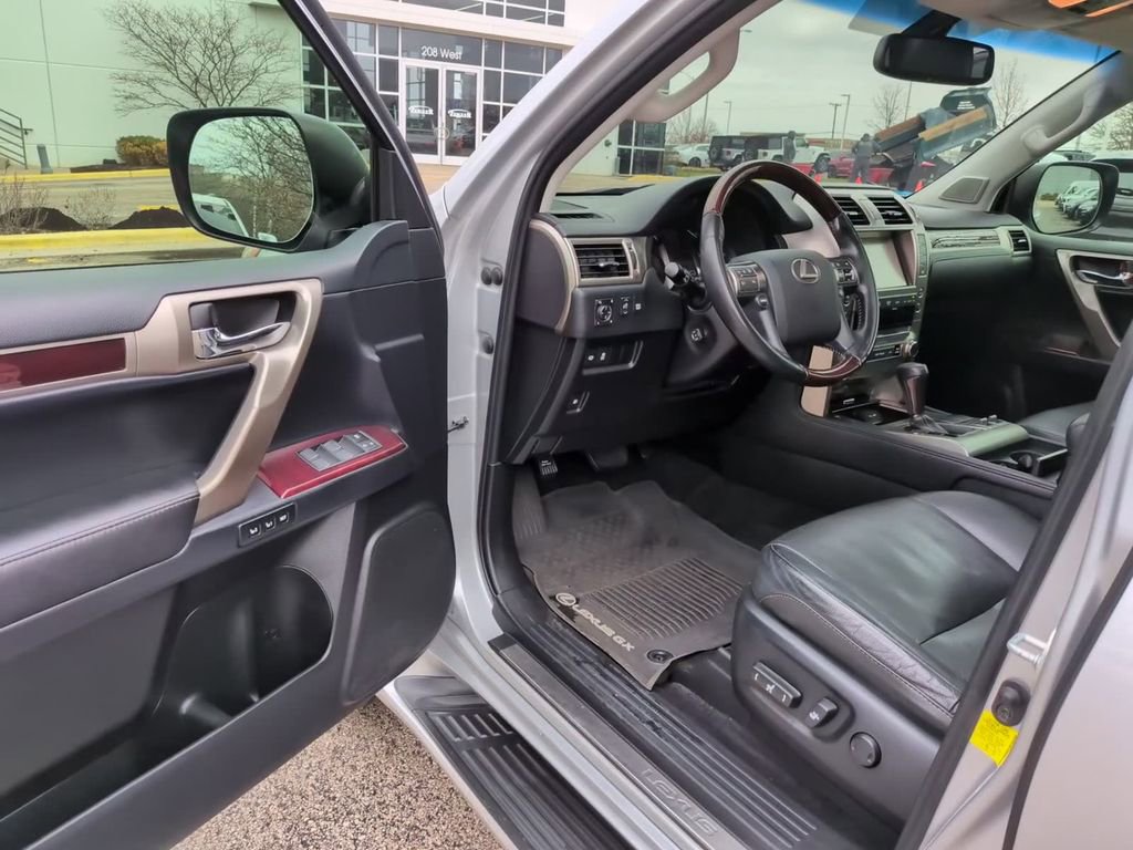 Used 2019 Lexus GX 460 Premium image 18