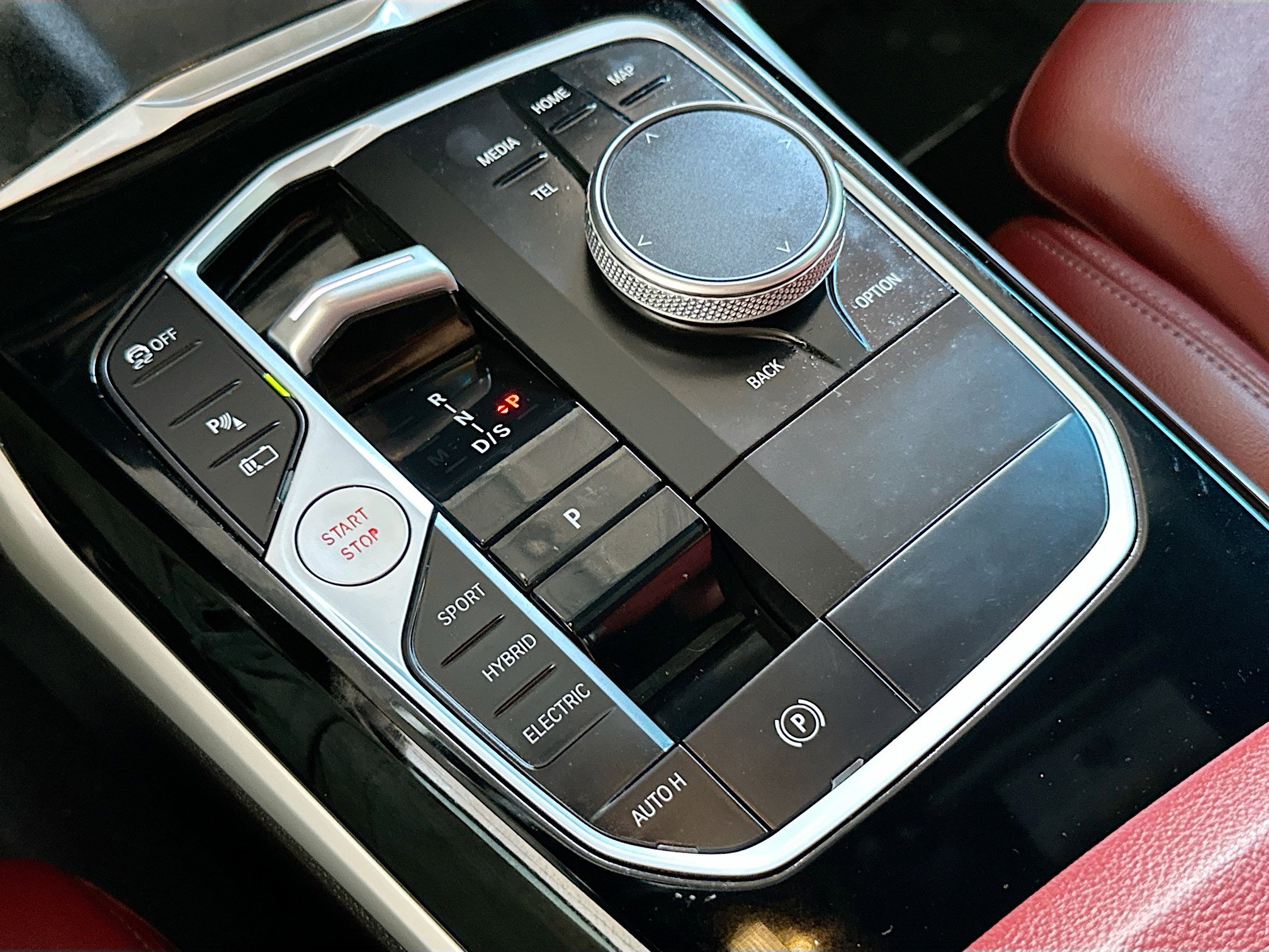 Certified 2023 BMW 330e w/ Driving Assistance Package image 17