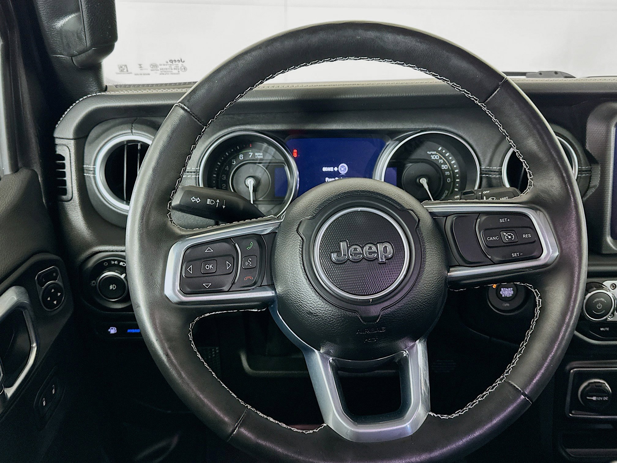 Used 2023 Jeep Wrangler Sahara w/ Cold Weather Group image 18