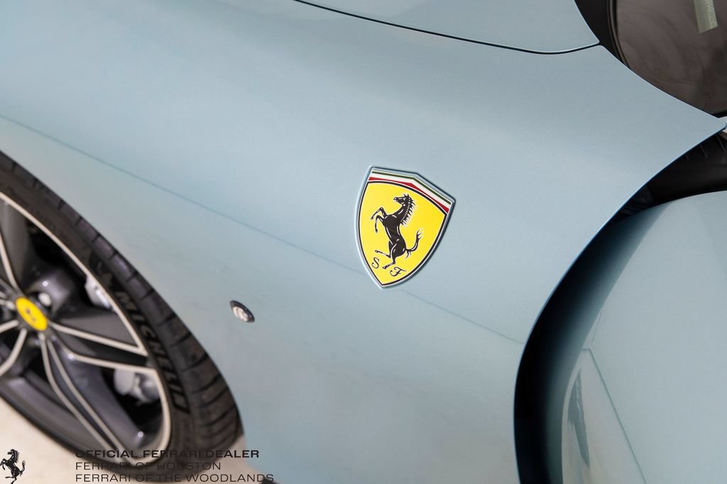 Used 2024 Ferrari Roma Spider RWD image 32