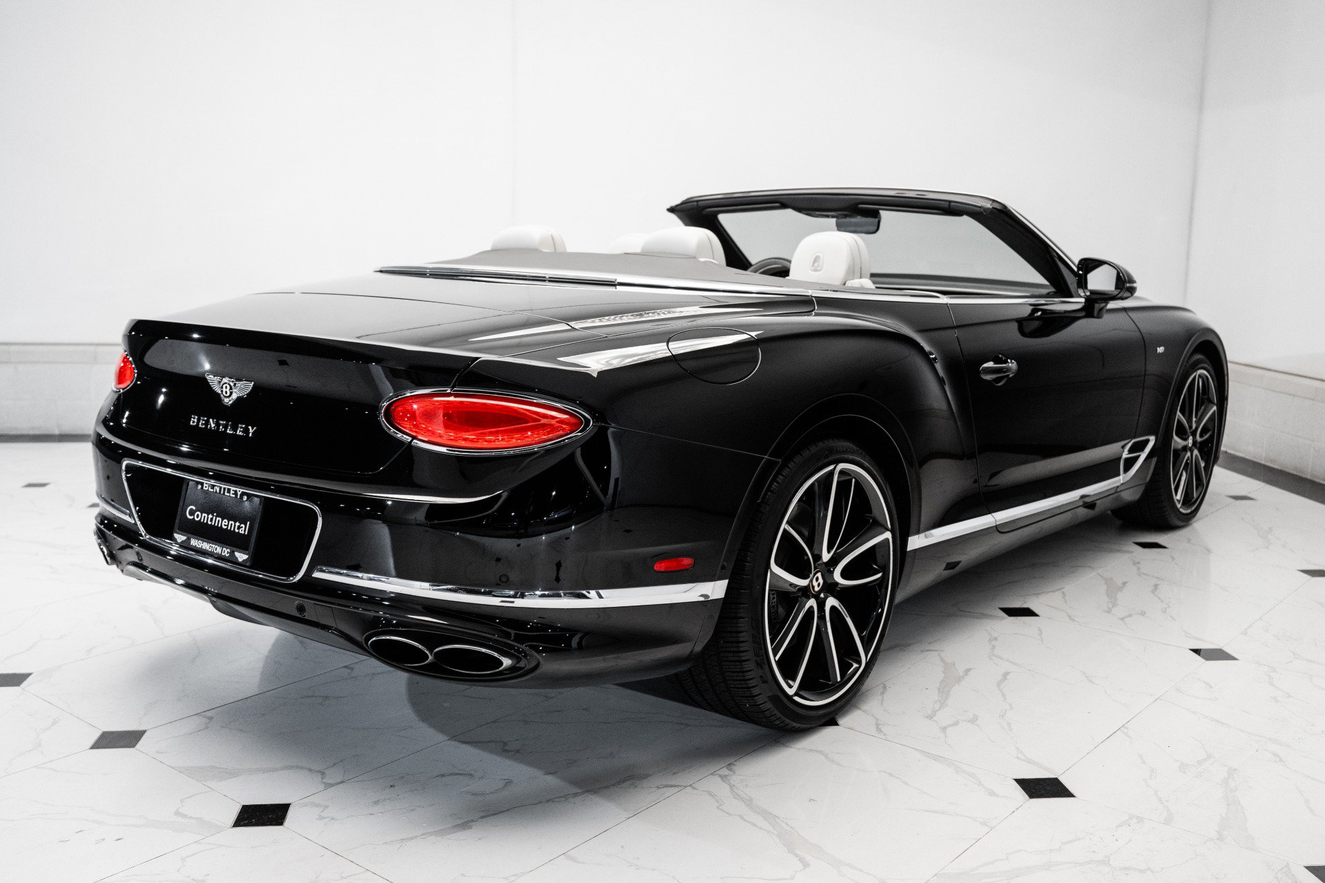 Certified 2020 Bentley Continental GT V8 AWD/4WD image 11