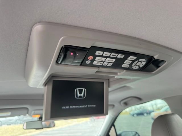 Used 2017 Honda Pilot Touring image 11