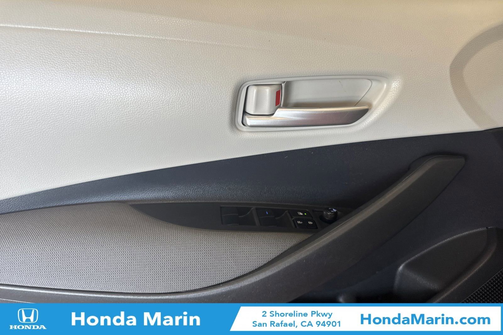 Used 2020 Toyota Corolla LE FWD image 13