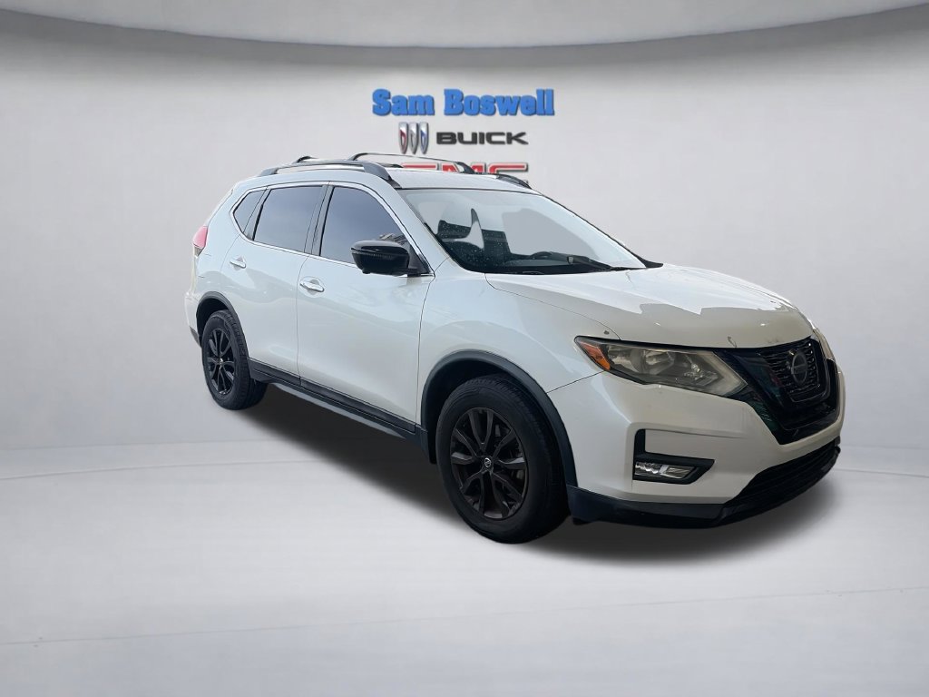 Used 2018 Nissan Rogue SV w/ Premium Package FWD image 3