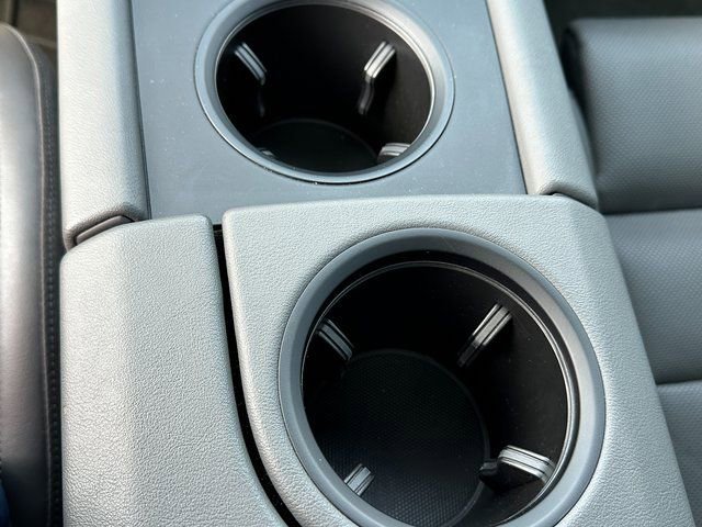 Used 2020 Porsche Taycan 4S image 25