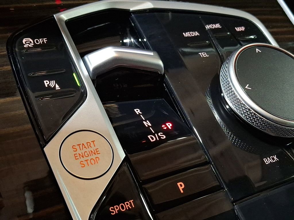 Certified 2025 BMW X5 xDrive40i w/ M Sport Package image 13